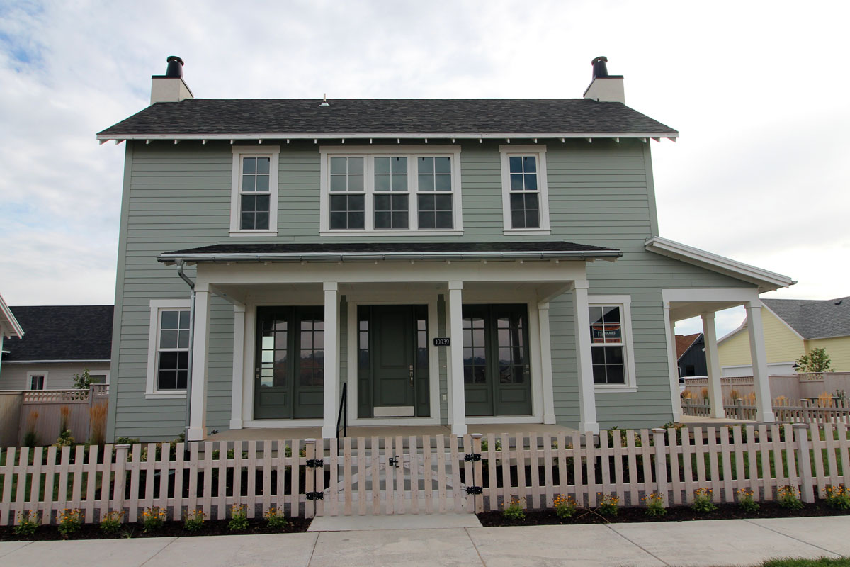 Carolina Island Manor by Holmes Homes